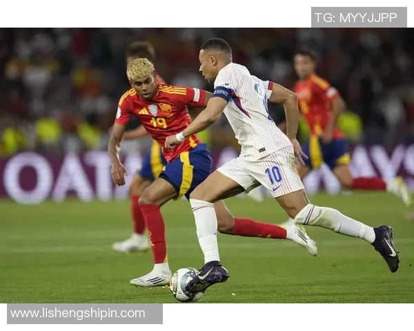 姆巴佩与拉莫斯的对决：年轻天才与经验老将的巅峰较量